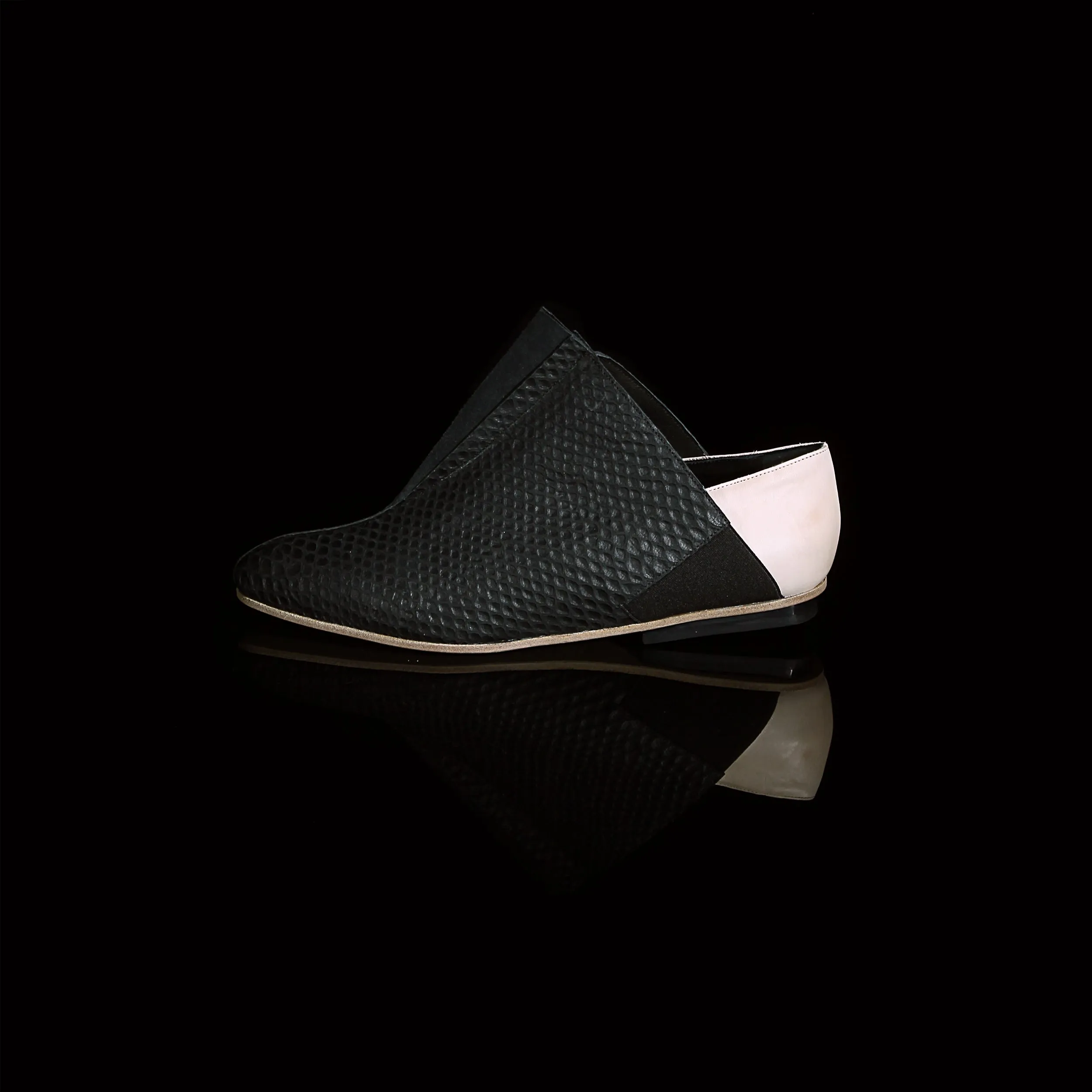 BLADE / BLACK PYTHON/SAND /