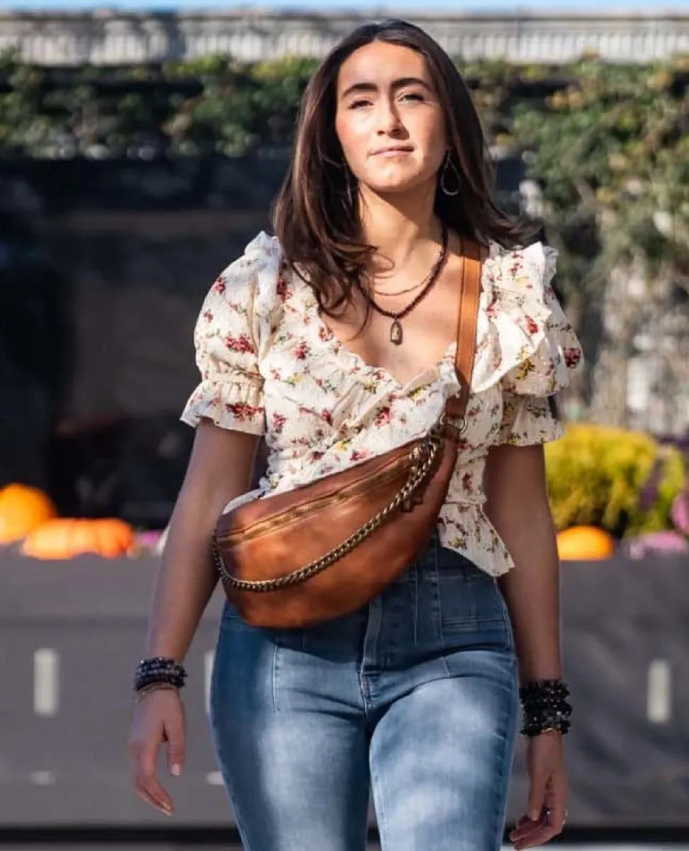 Capri Sling Chain Bag Cognac