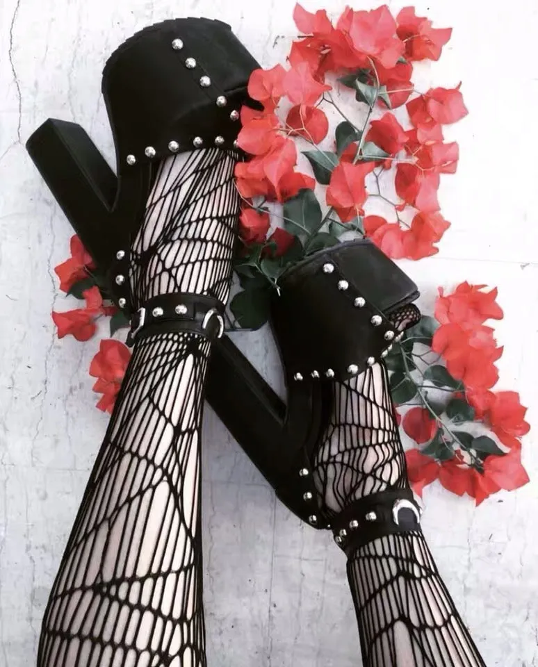 Dark hollow mesh stockings  KF82177