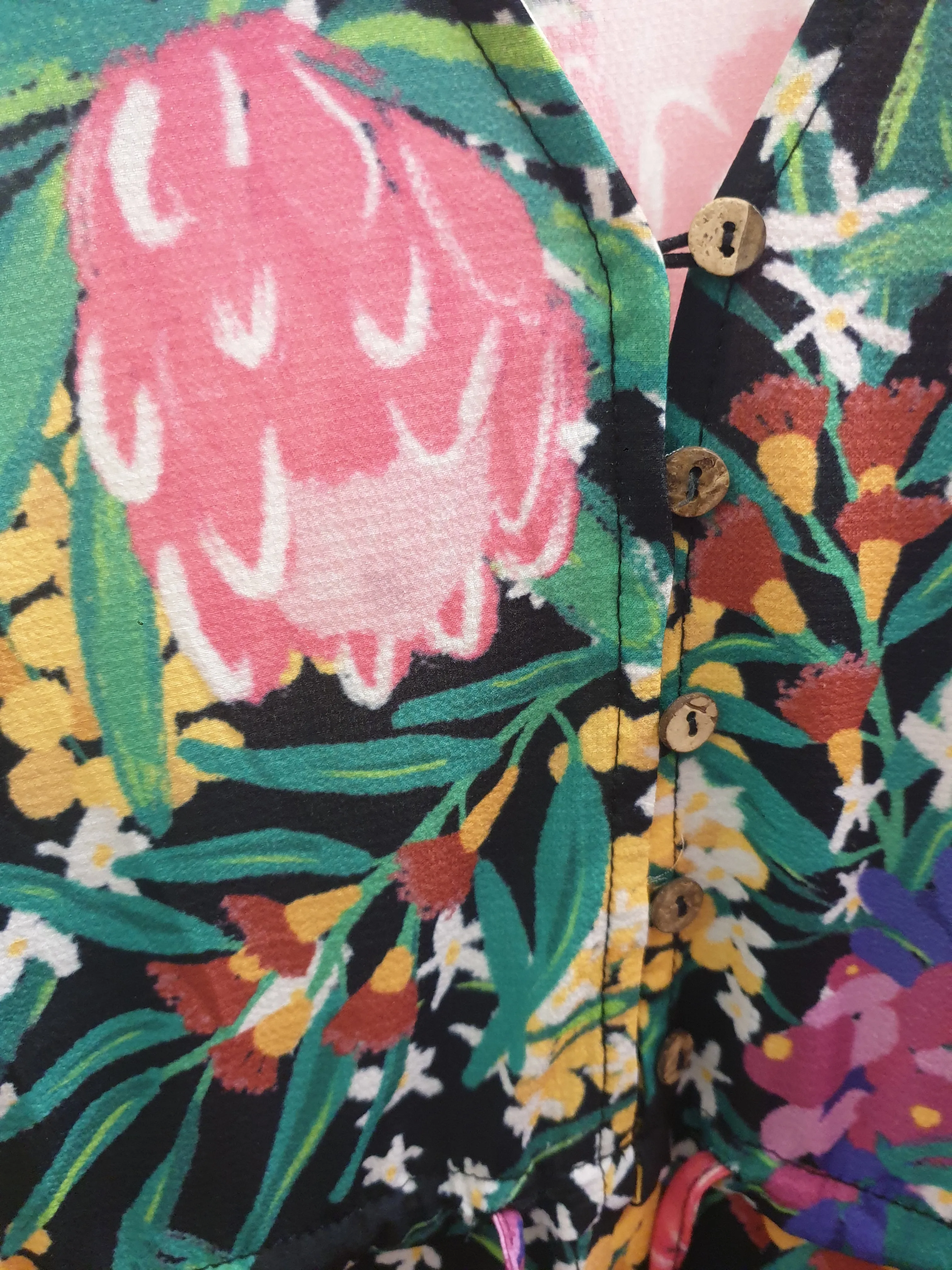 Lorraine wattle and protea print dress size 6, fits 6 and 8