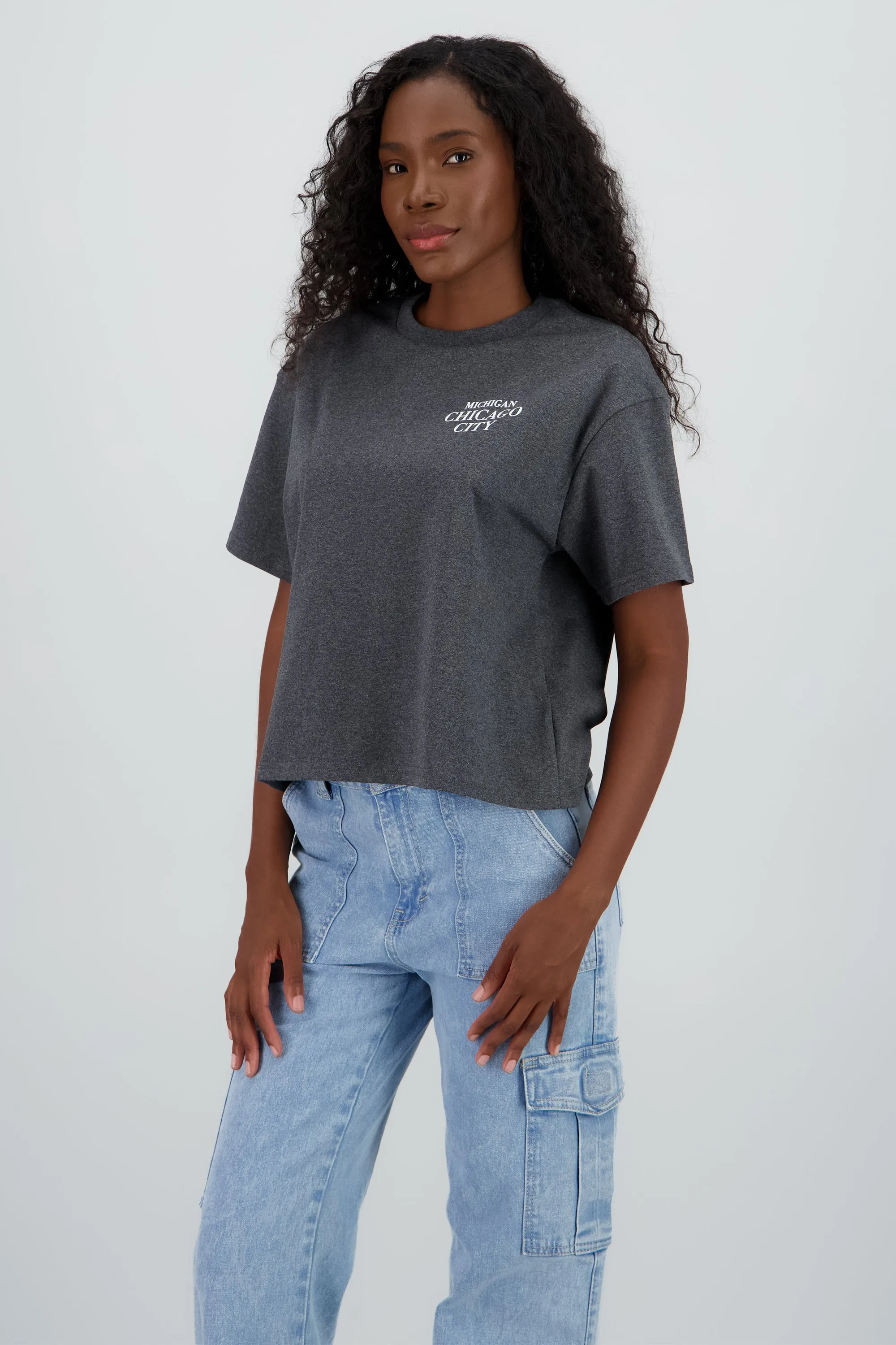 Playera manga corta oversize detalle estampado
