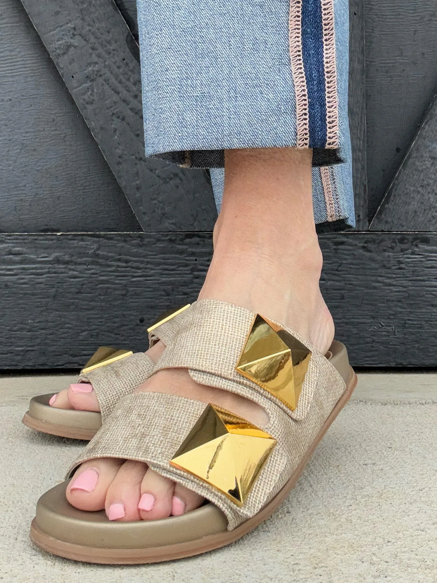 Shu Shop Bernarda Sandals In Gold Woven