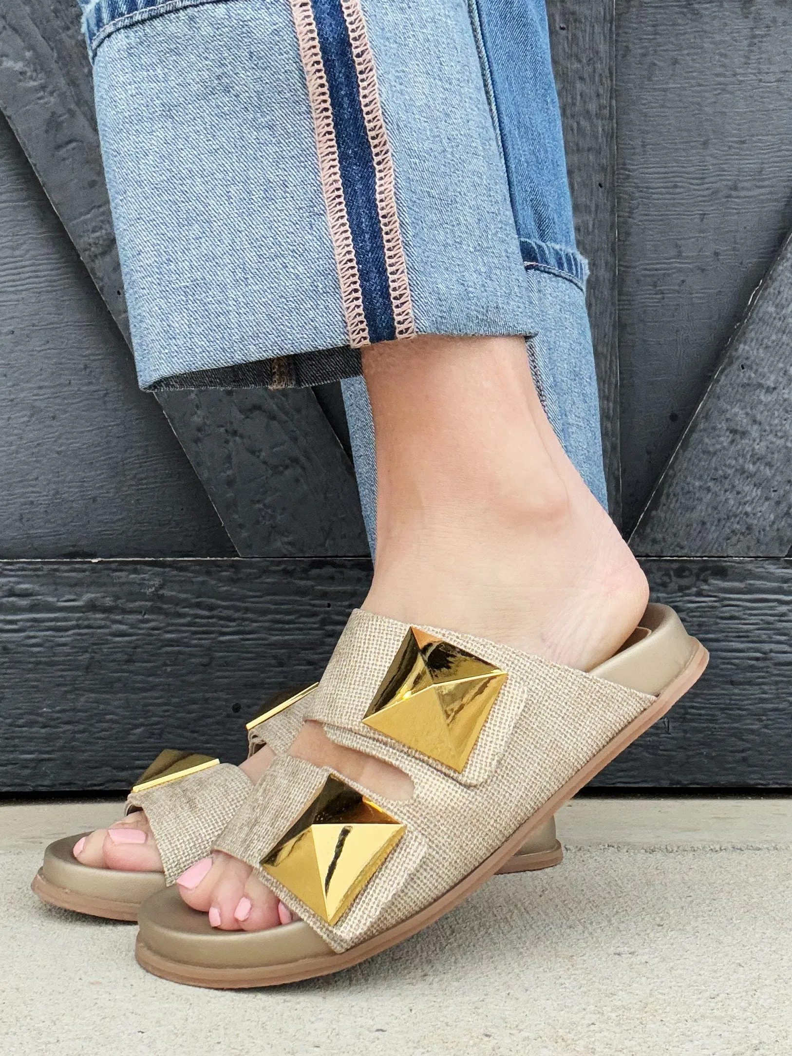 Shu Shop Bernarda Sandals In Gold Woven