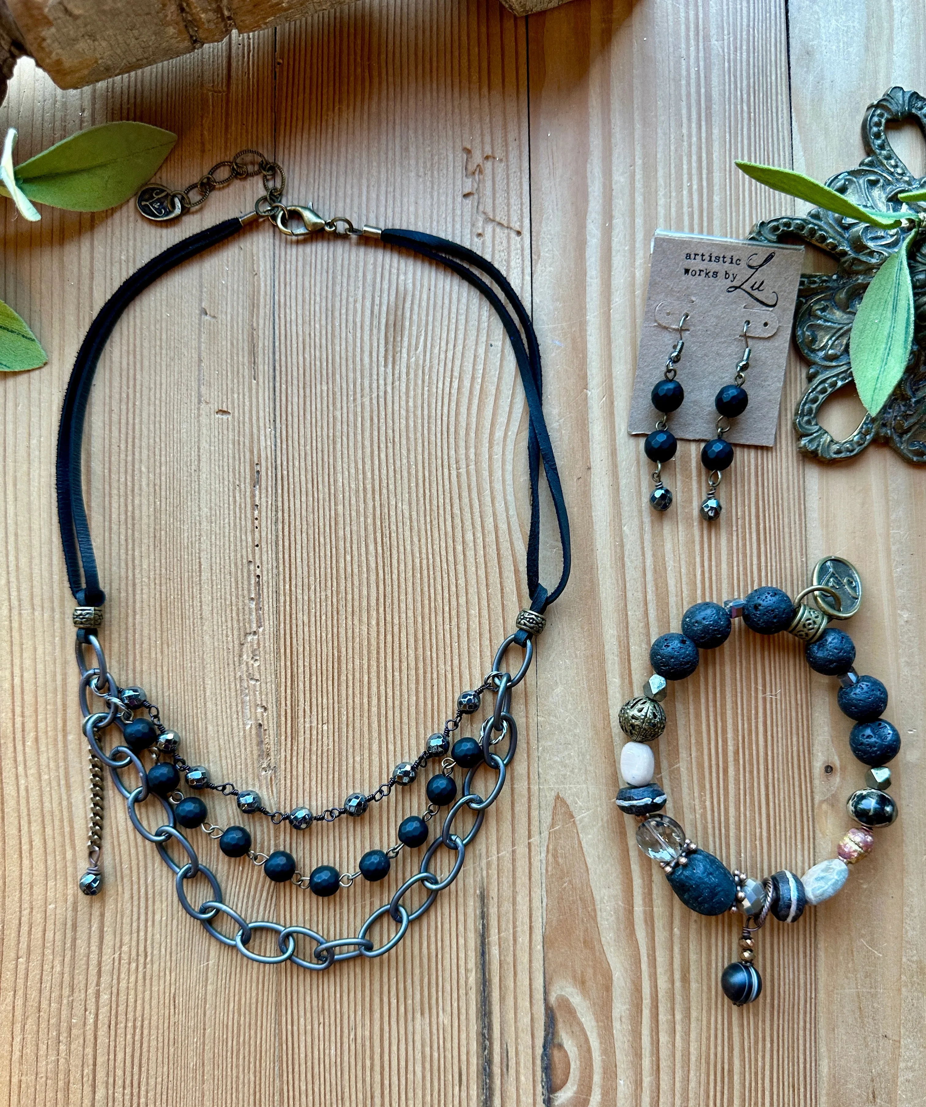Smoky Fossil Short Triple Necklace