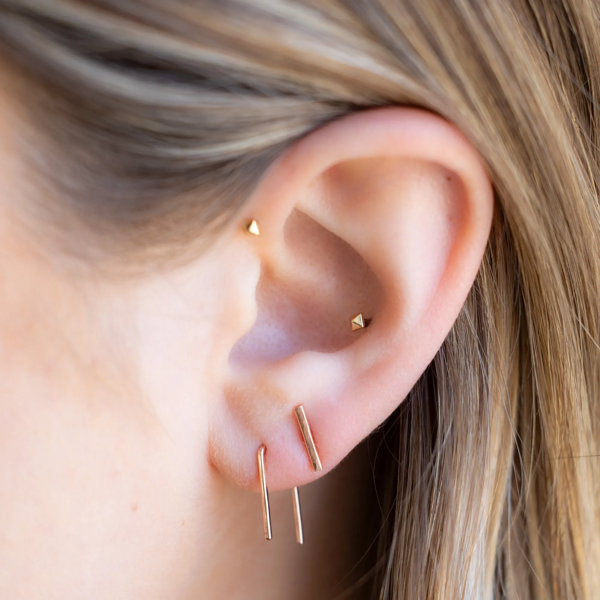 The Linea Bar Stud Earrings | 14K Yellow Gold