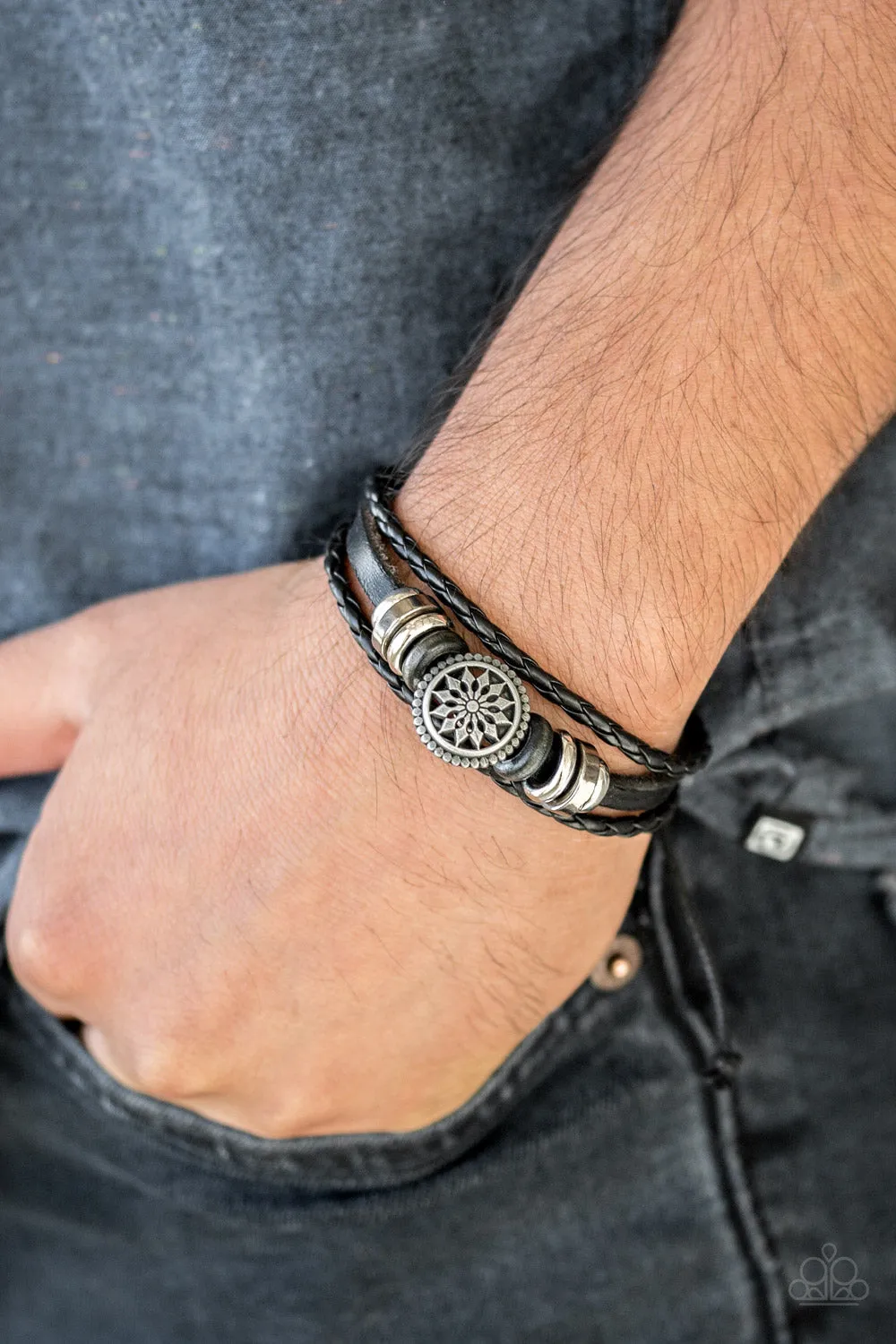 Totally Tundra - Black