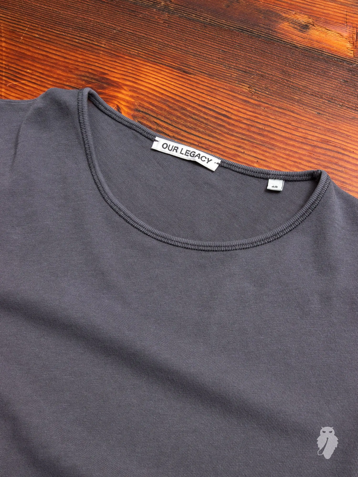U-Neck T-Shirt in Smog Bandage