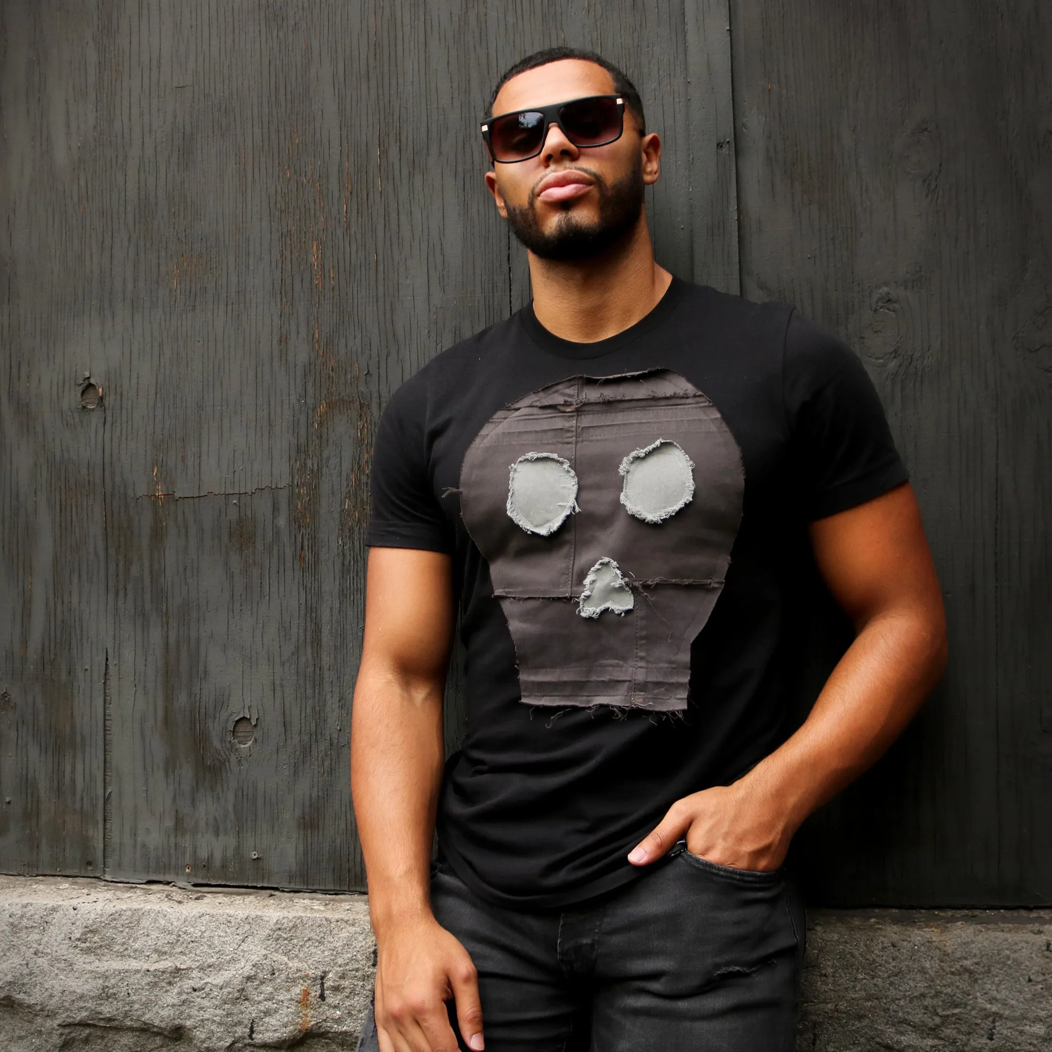 XO Skeleton - Upcycled t-shirt with denim skull